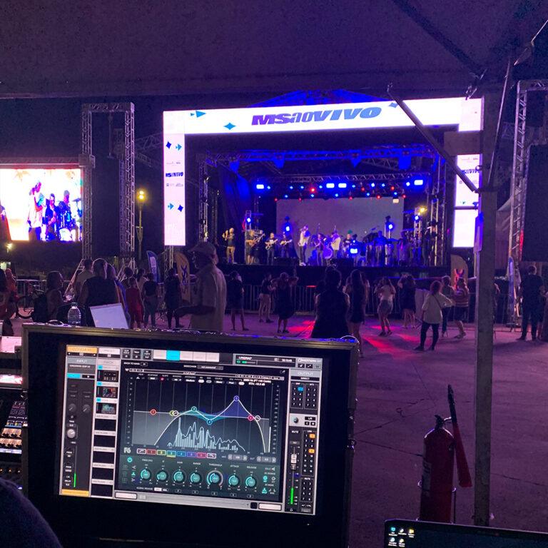 show grande com equipamentos de som em campo grande ms
